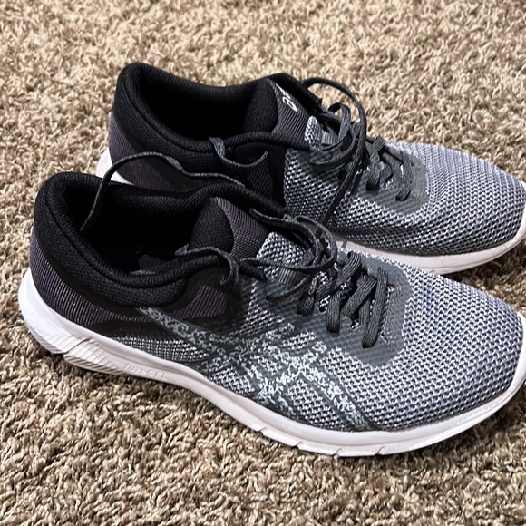 ASICS men’s running shoes 9.5 great condition - Picture 2 of 2